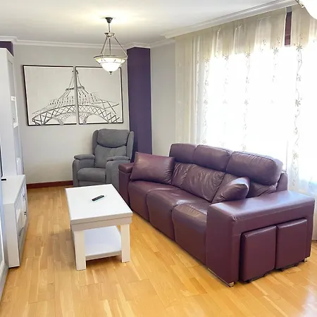 Apartamento Campomanes Apartment *